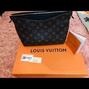 Trous beaute pal mng noir Louis Vuitton